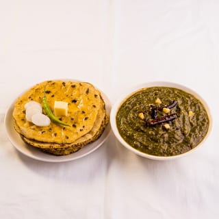 Saag with Makai ka roti