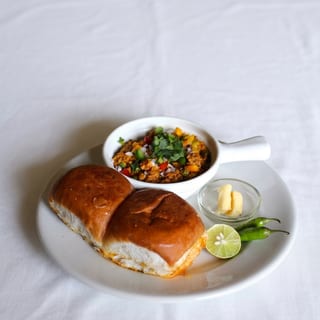Pav Bhaji with Toasted Toll - with Barbecued Chicken